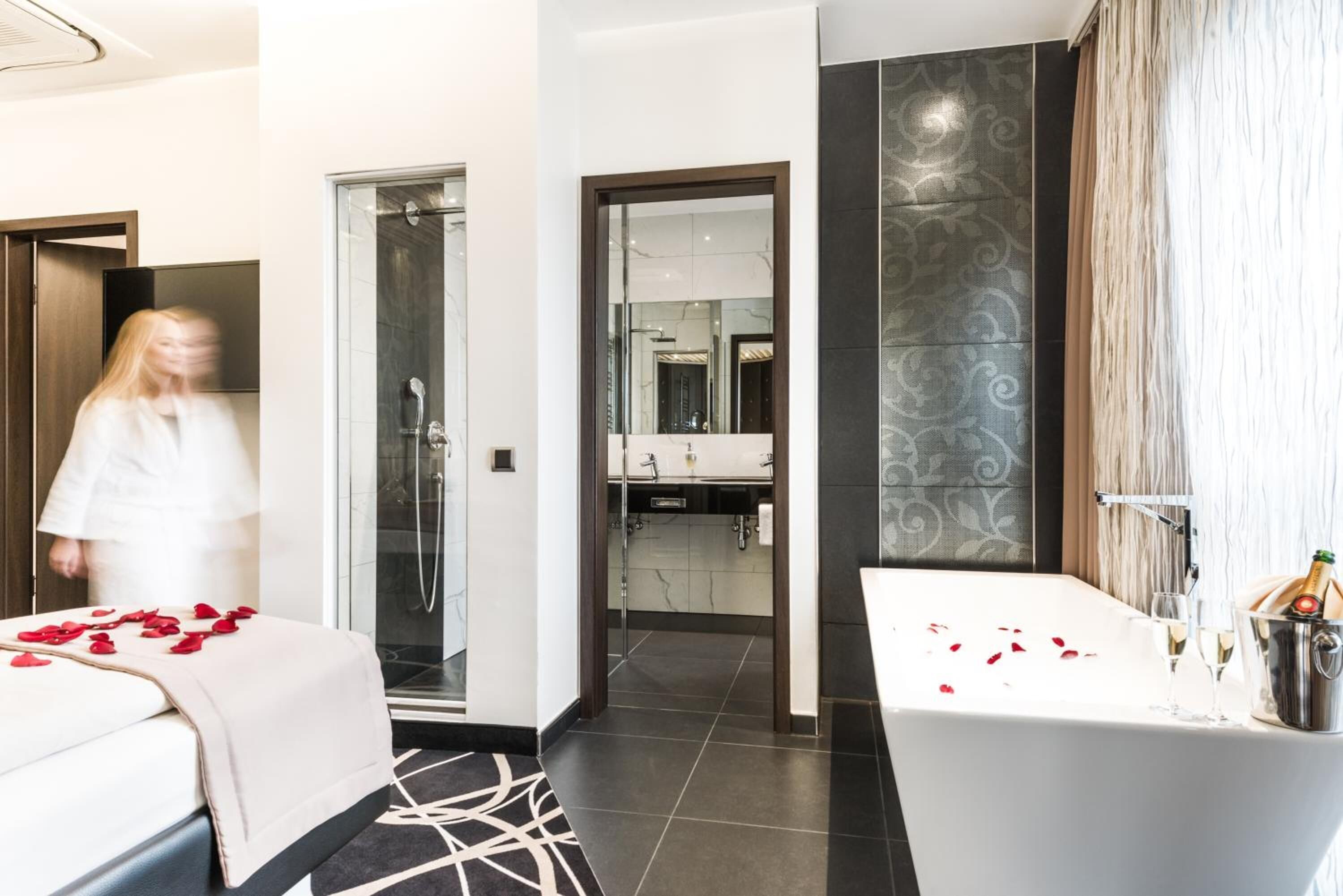 deep-soaking bathtub