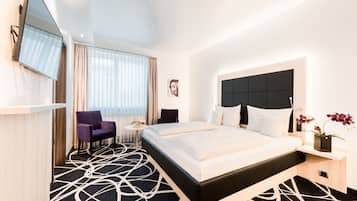 Superior Double Room | 1 bedroom, in-room safe, blackout curtains, soundproofing