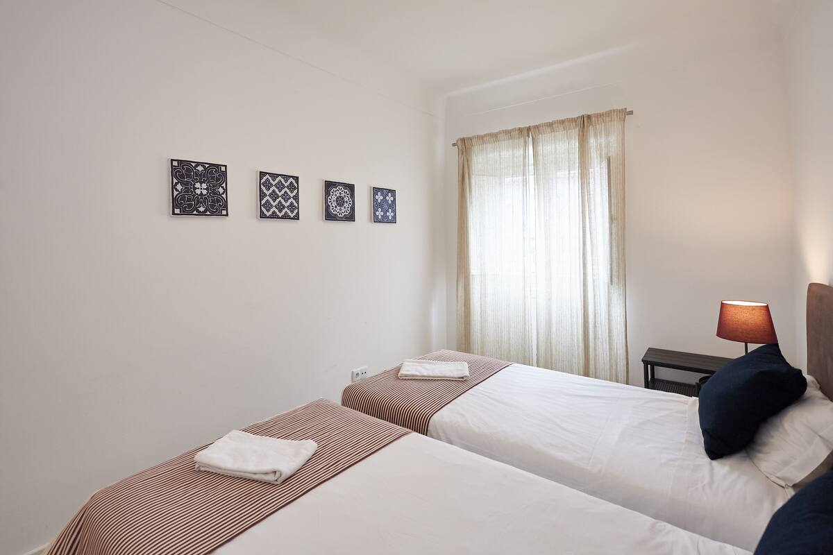 Apartamento, 3 quartos | Ferros/tábuas de passar roupa, Wi-Fi de cortesia