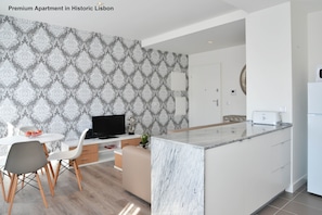 Deluxe Apartment, 2 Bedrooms (8.3.2) - Hello Lisbon Graça Modern Apartments (Lisbon)