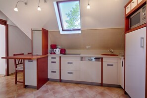 Apartment, 2 Bedrooms, Non Smoking, Private Bathroom | Private kitchenette