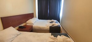 Standard-Dreibettzimmer, 1 Schlafzimmer, Nichtraucher, Stadtblick