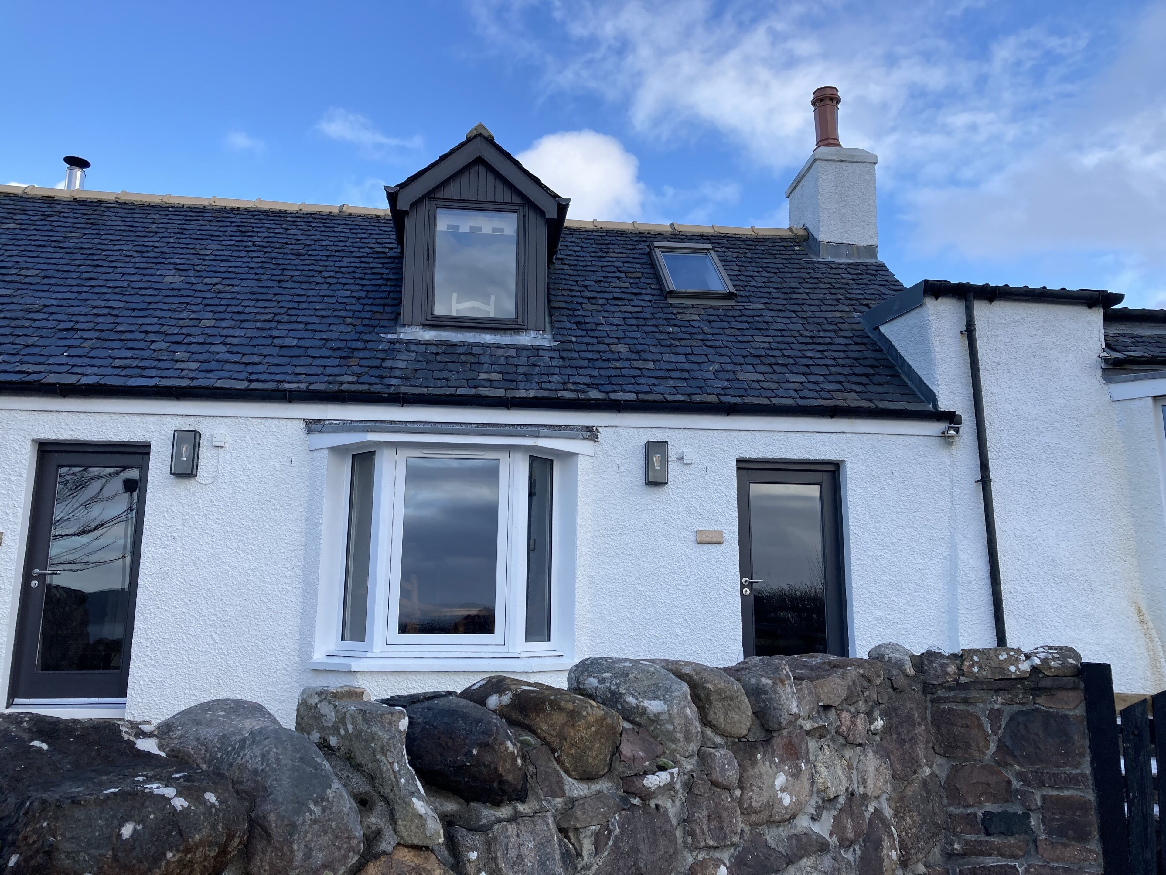 Deluxe Suite | Individually decorated, individually furnished, blackout curtains