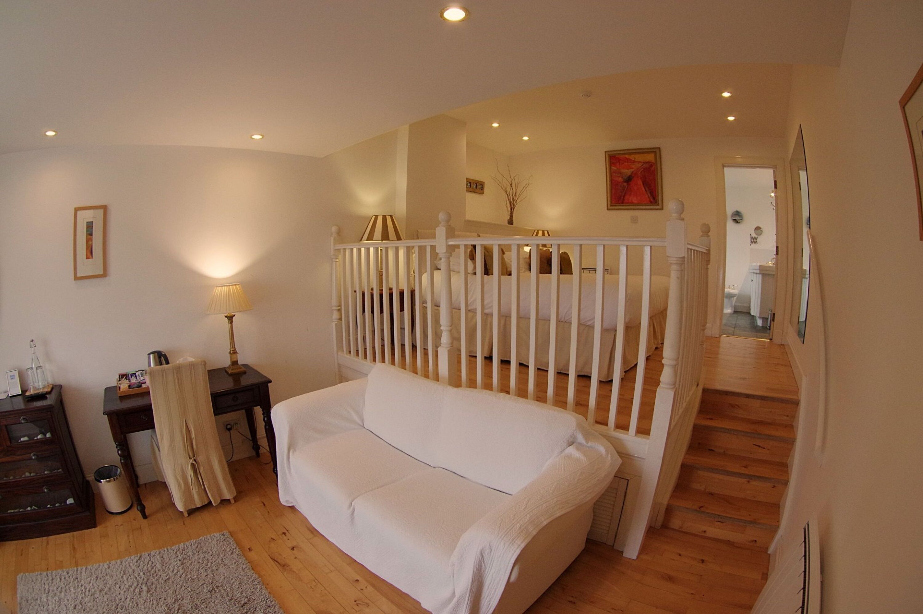 deluxe double or twin room | bathroom | free toiletries, hair dryer, slippers, towels