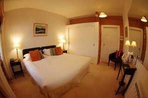 Individually decorated, individually furnished, blackout drapes - Summer Isles Hotel (Ullapool)