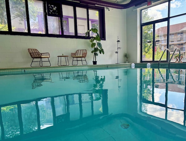 Pool - APM Inn & Suites (Winchester)