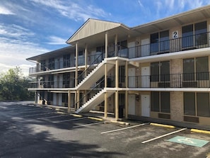 Exterior - APM Inn & Suites (Winchester)
