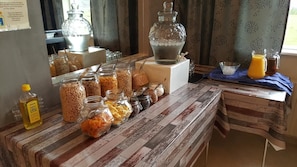 Desayuno bufé gratuito y diario