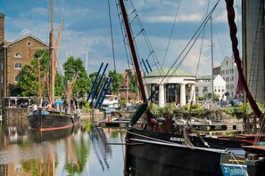 Dock - Donatello Rooms Tower Bridge (London)