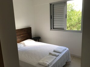 2 間臥室、免費無線上網、床單