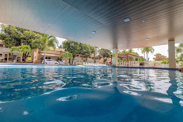 3 piscinas techadas, 3 piscinas al aire libre