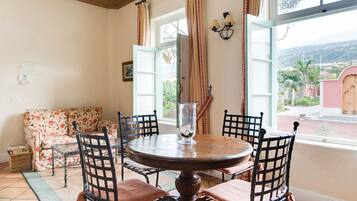 Apartment, 2 Bedrooms | Living area