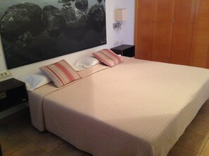 In-room safe, blackout drapes, free cribs/infant beds, rollaway beds
