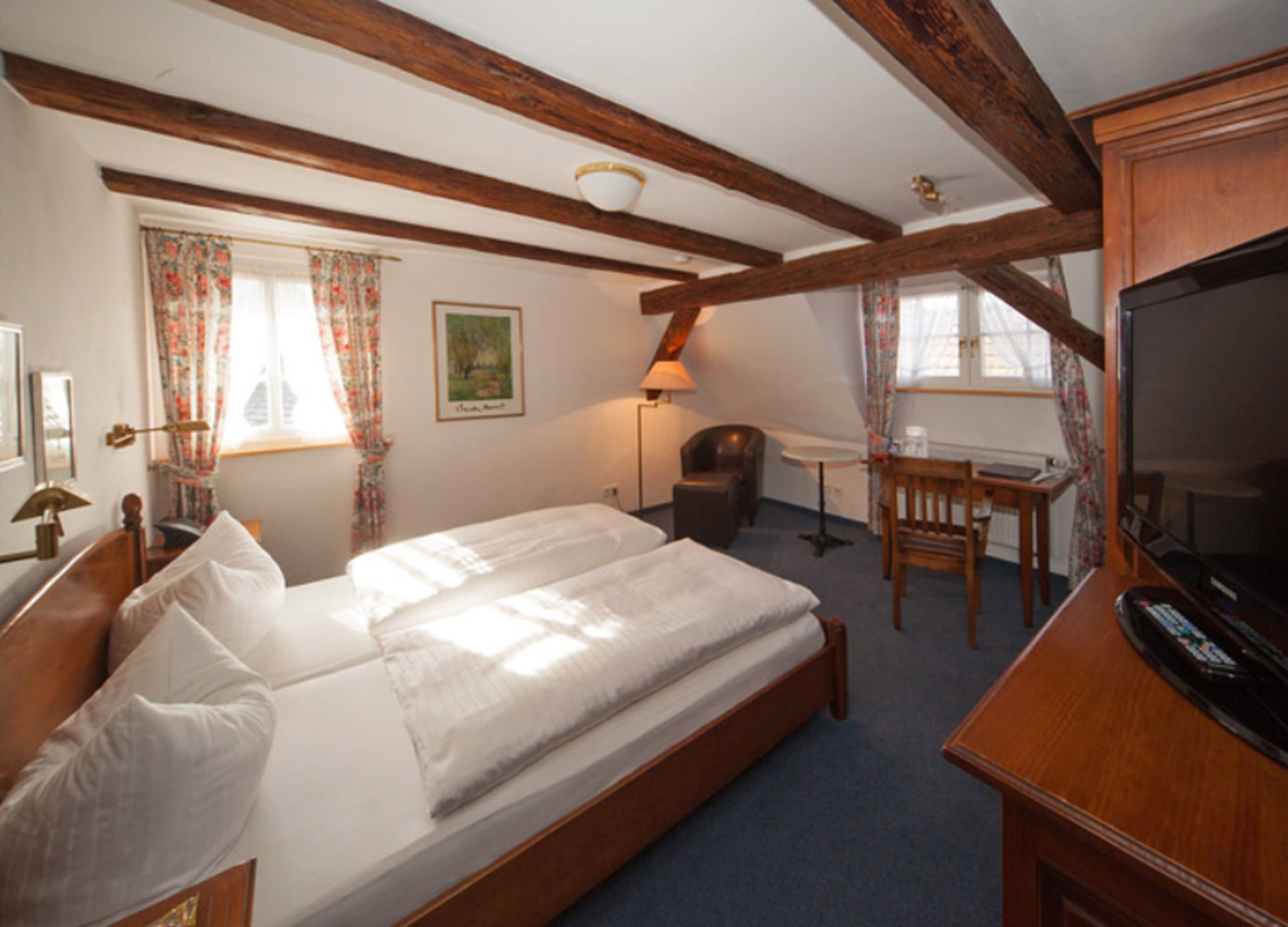 minibar, in-room safe, desk, soundproofing