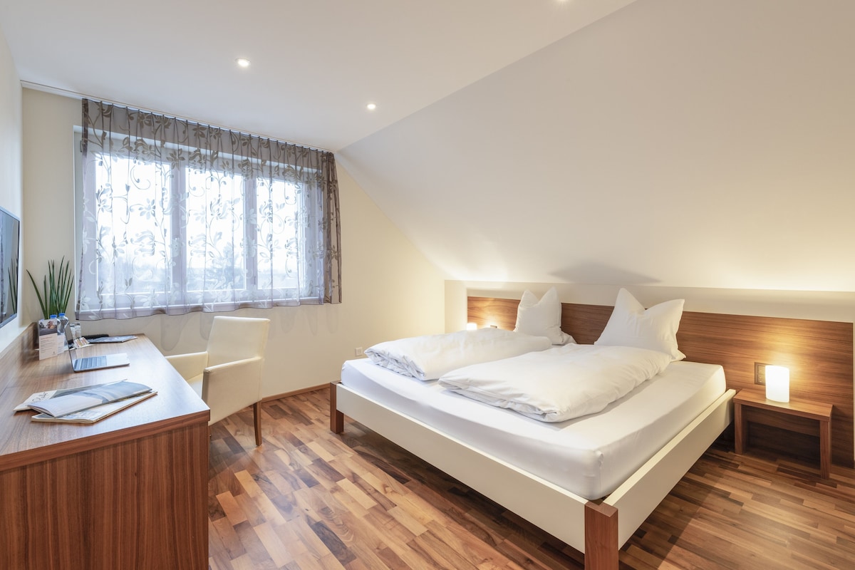 Desk, WiFi (free), bed sheets