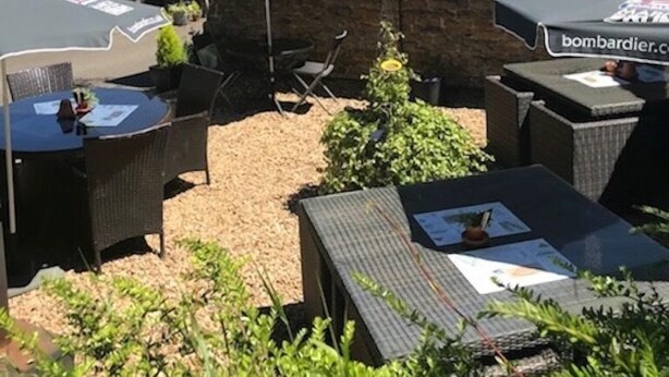 Courtyard - The Kings Arms (Melton Mowbray)