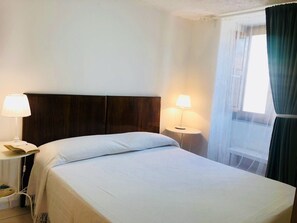 Deluxe Duplex, 2 Bedrooms, Kitchen, Valley View