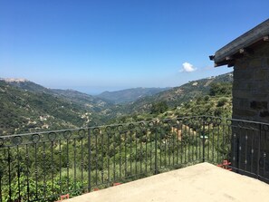 Panoramic House, 1 Queen Bed with Sofa bed, Kitchen, Valley View | Terrace/patio - Agriturismo Don Cesarino (Castell'Umberto)