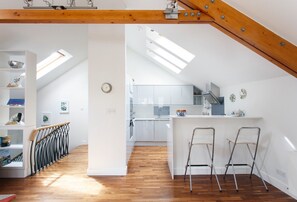 City House, Multiple Beds, Non Smoking | Private kitchen | Fridge, oven, stovetop, dishwasher