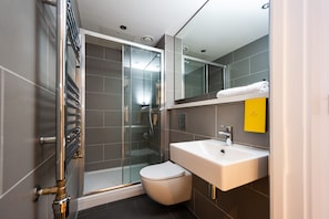 2 Bedroom Apartment | Bathroom