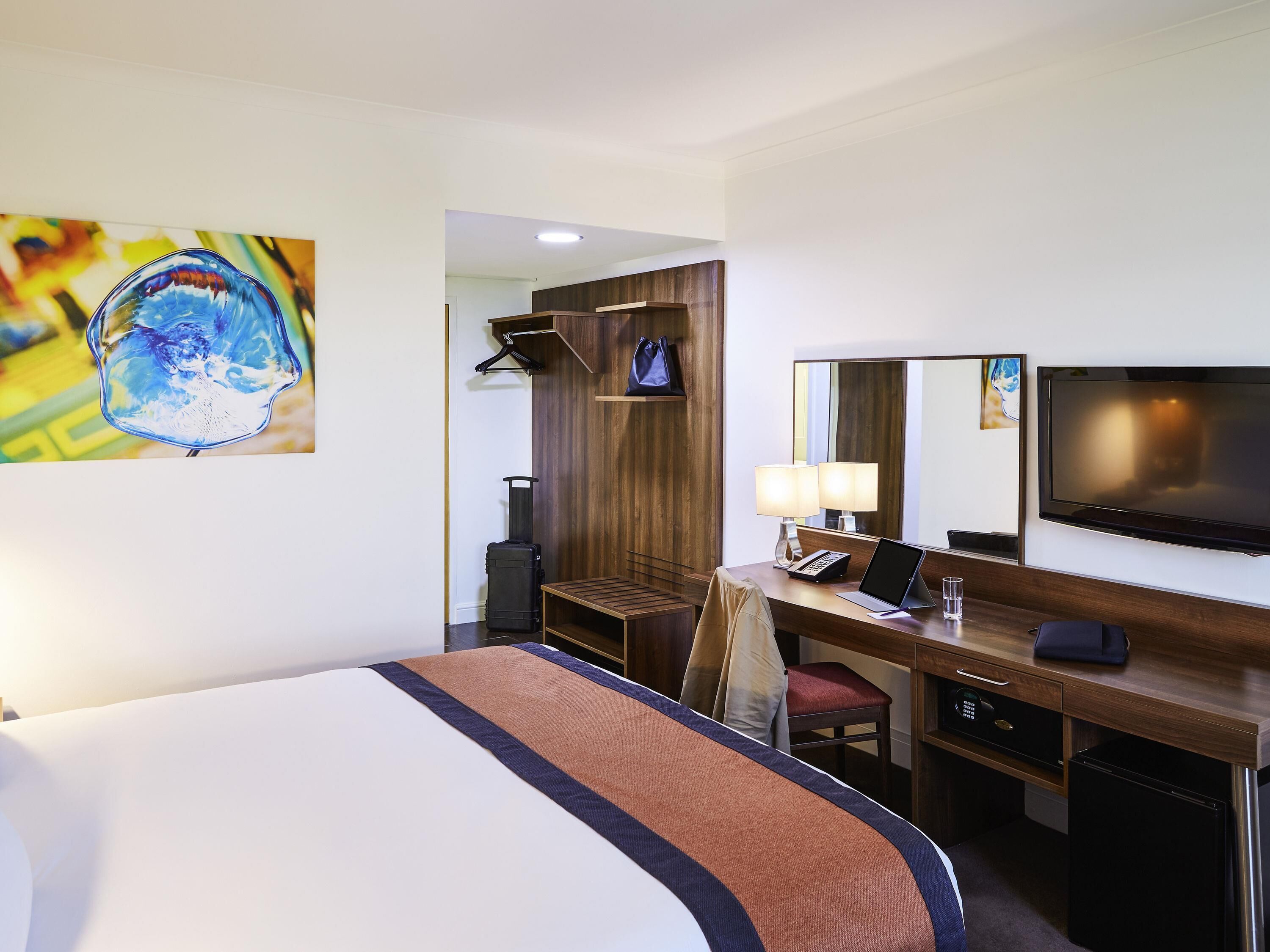 In-room safe, desk, iron/ironing board, free WiFi