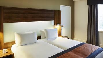Classic Room, 2 Twin Beds | In-room safe, desk, iron/ironing board, free WiFi