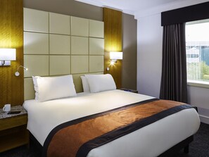 Suite, 1 King Bed | In-room safe, desk, iron/ironing board, free WiFi