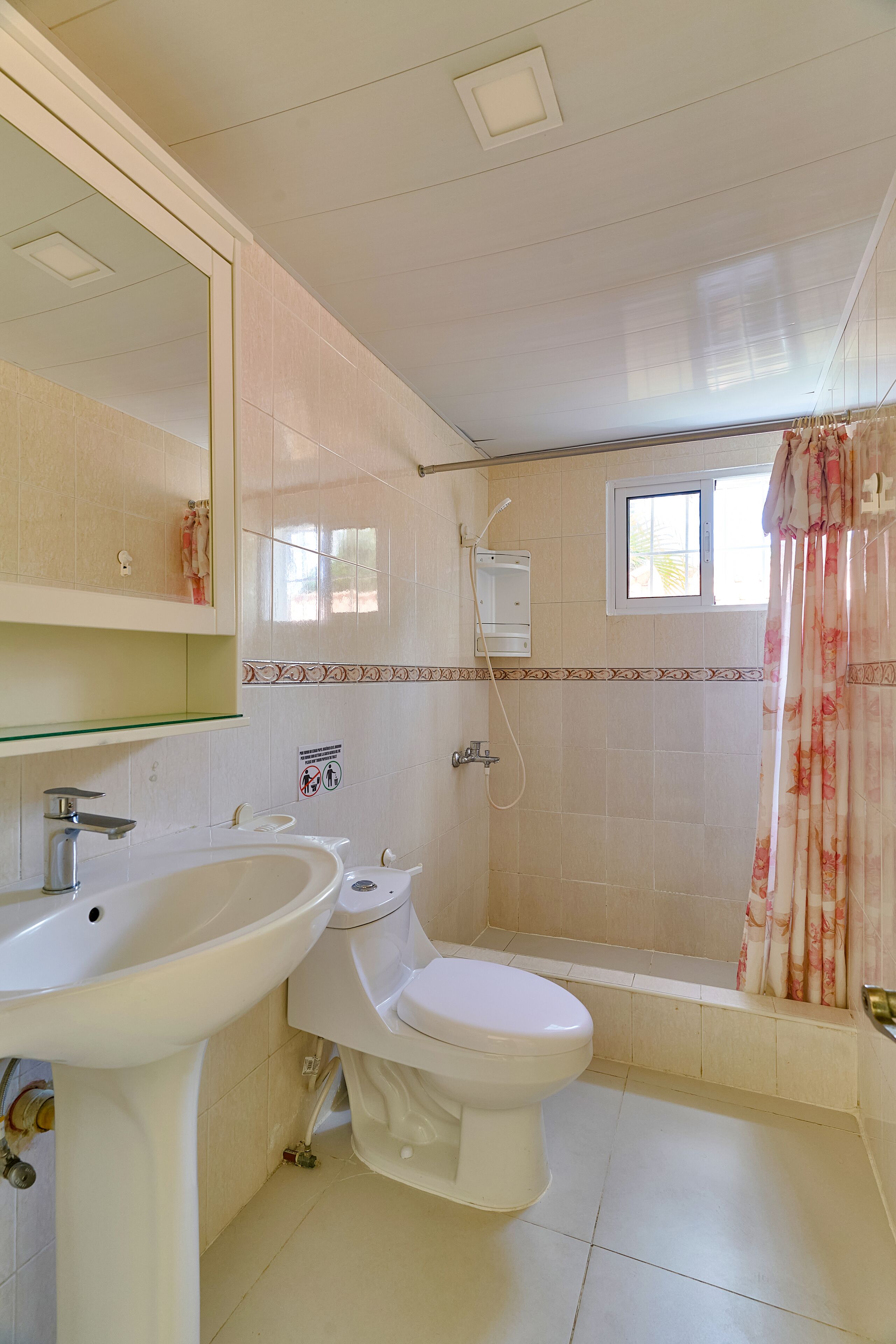 superior apartment, 2 bedrooms | bathroom | shower, hair dryer, towels, soap
