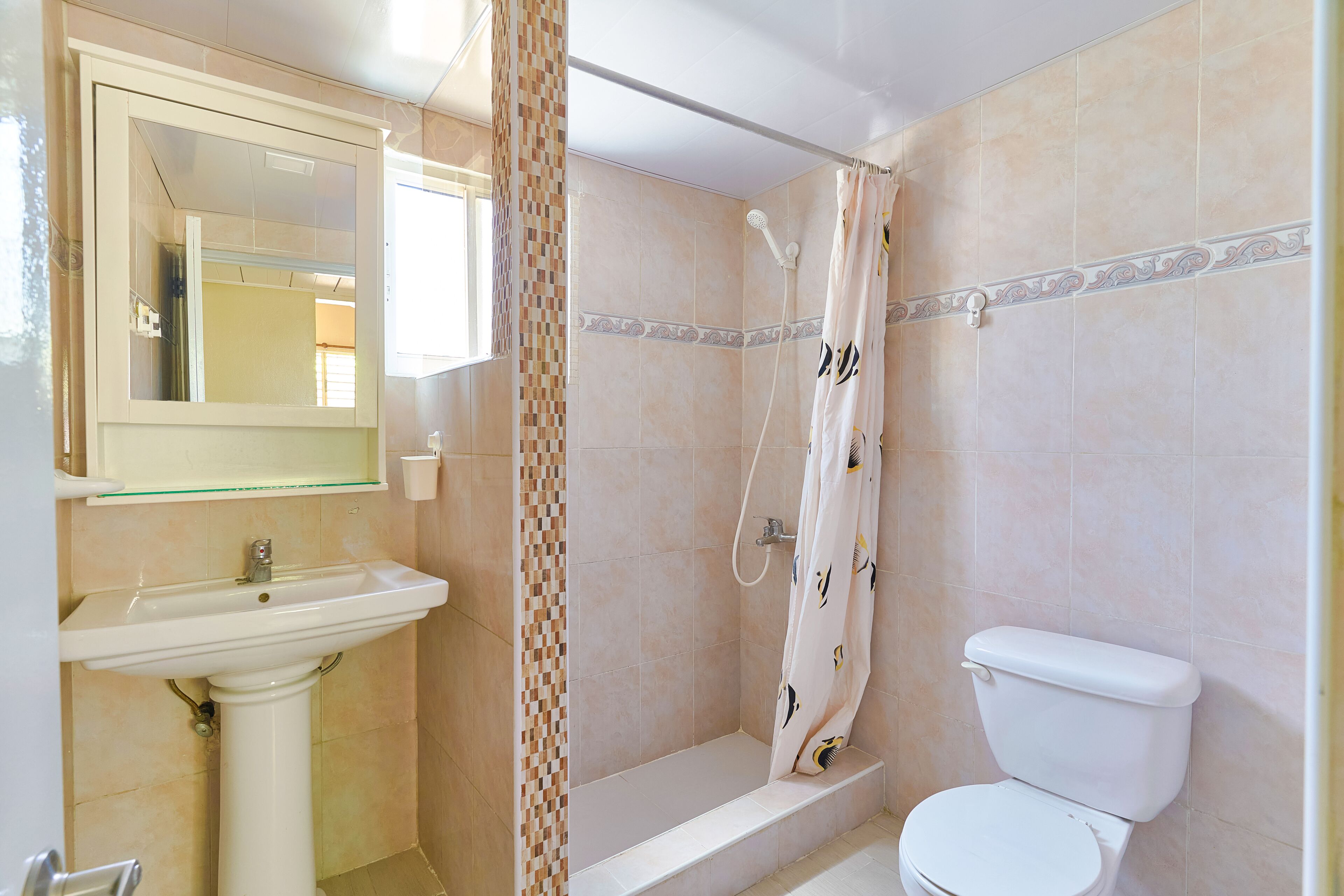 superior apartment, 2 bedrooms | bathroom | shower, hair dryer, towels, soap