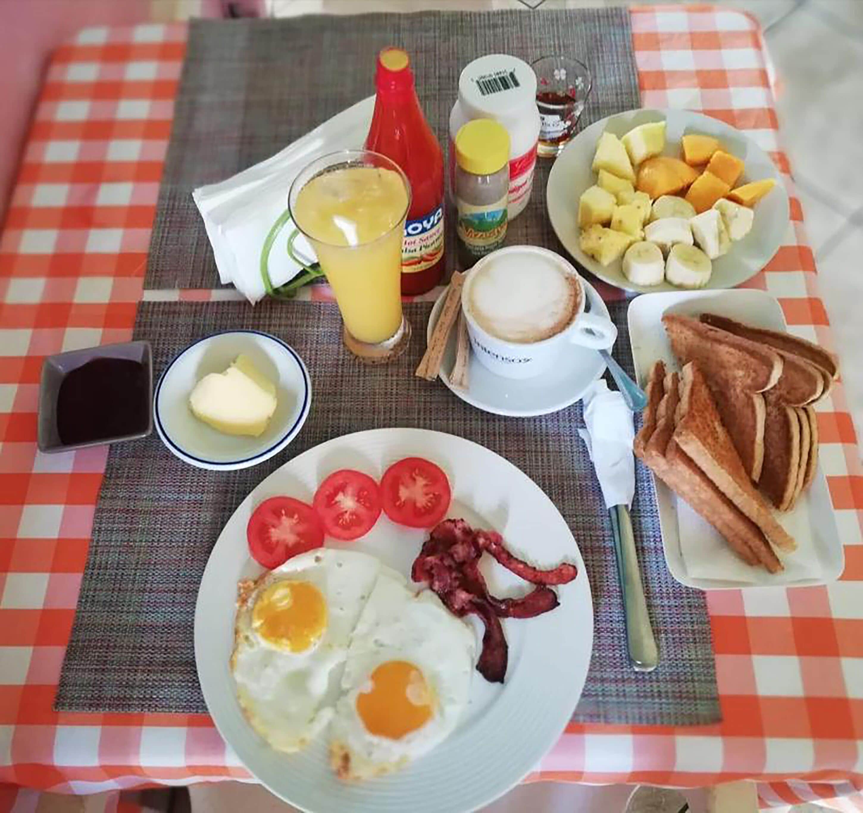daily continental breakfast (usd 8 per person)
