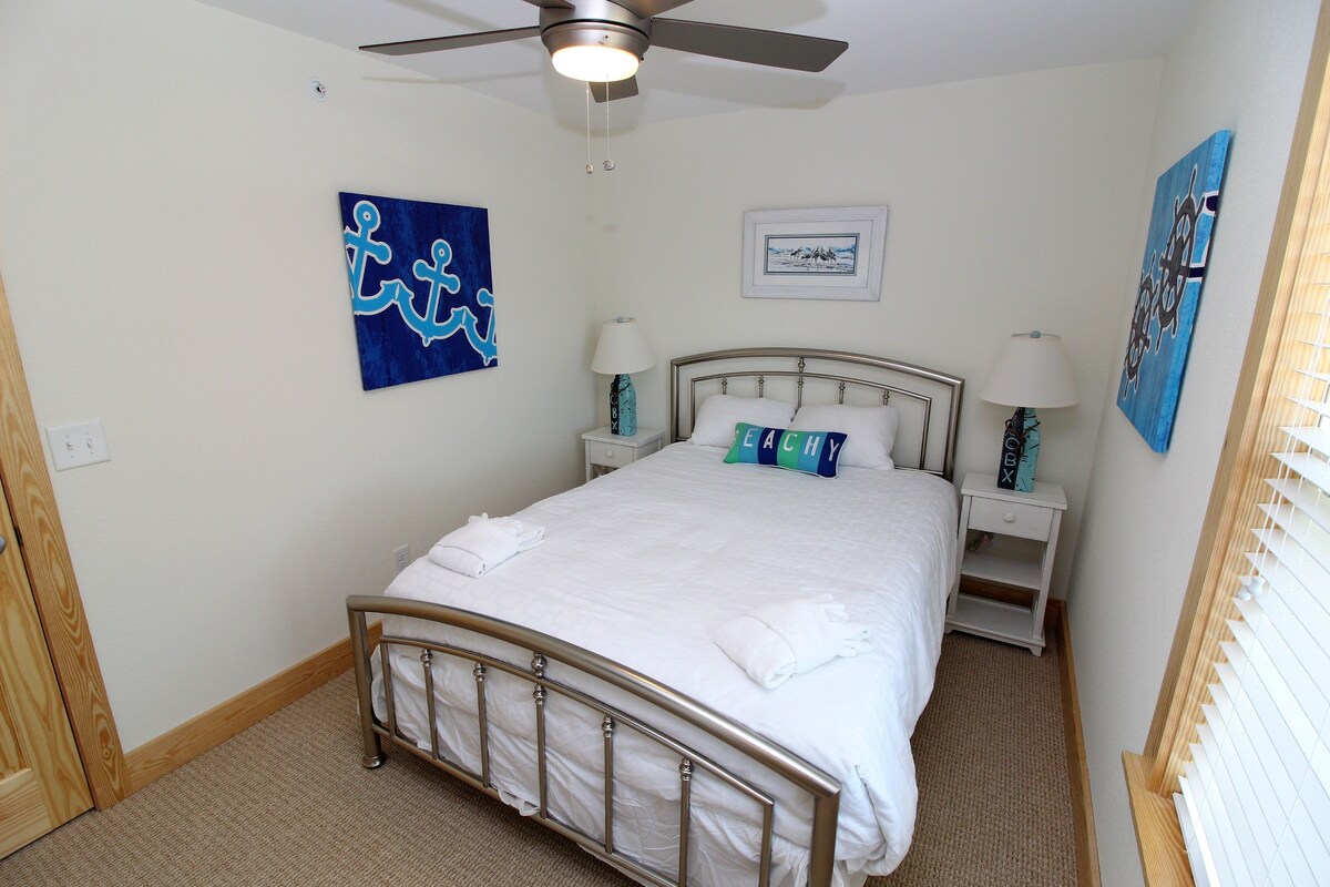 Deluxe Apartment | Iron/ironing board, free WiFi, bed sheets