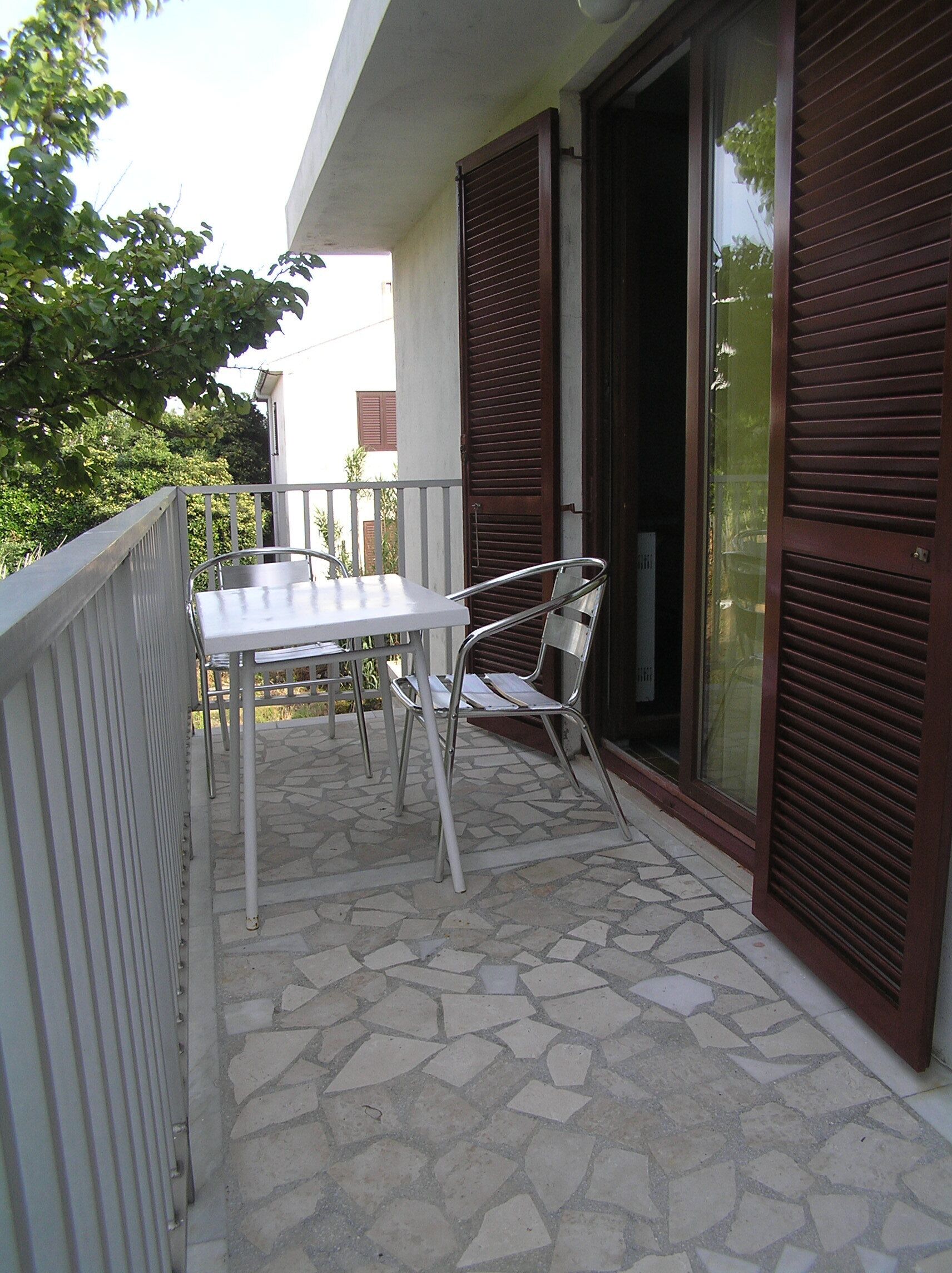Standard Studio, 1 Queen Bed, Hill View | Terrace/patio