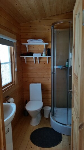 Cottage, 1 Bedroom | Bathroom | Shower, rainfall showerhead, free toiletries, hair dryer - Laugar Guesthouse (Laugar)