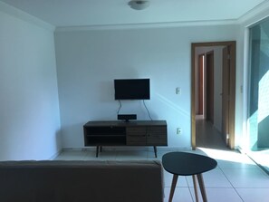 Apartamento, 3 quartos | Área de estar | Smart TV, Netflix