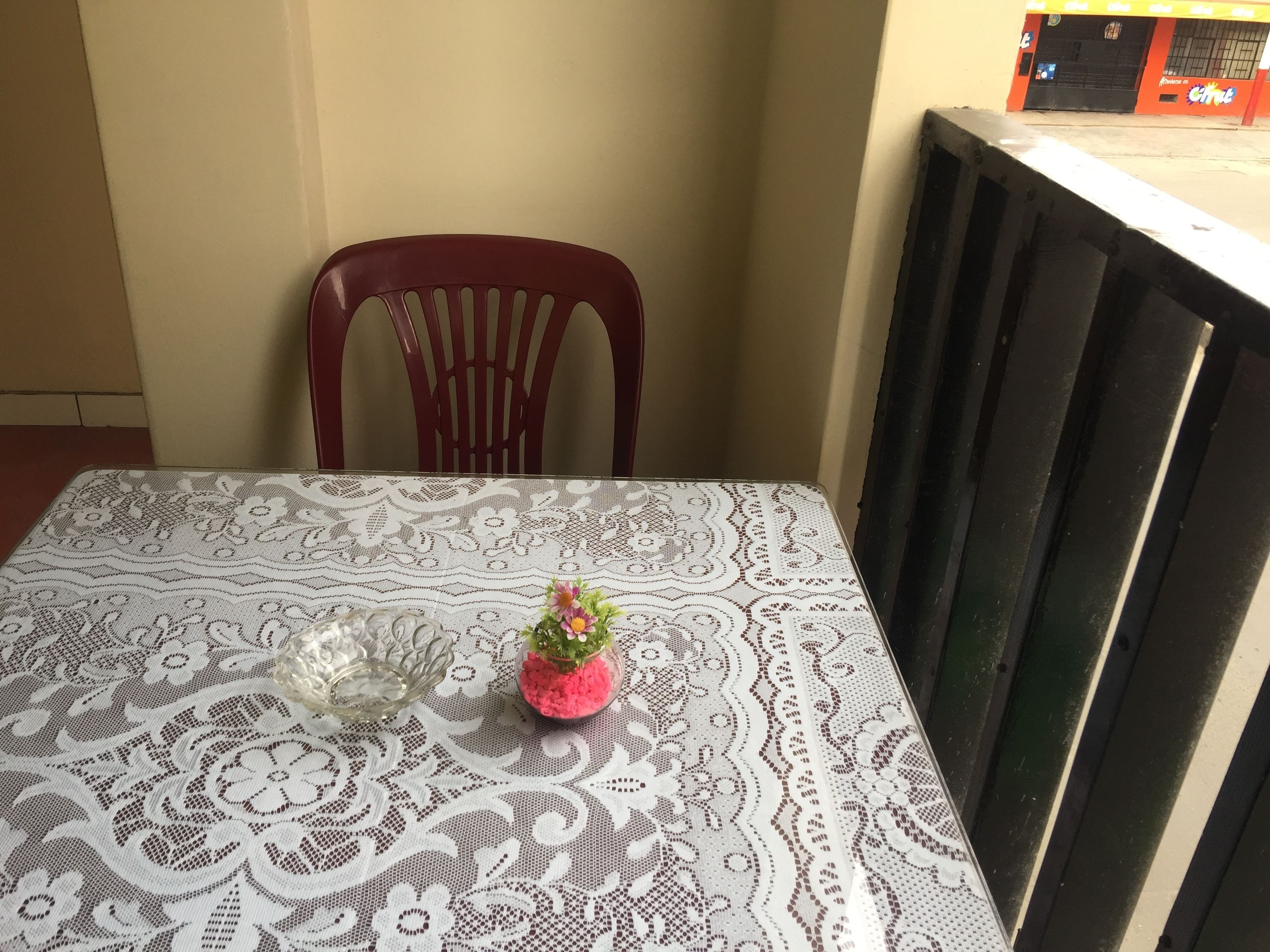 Tägliches inbegriffenes kontinentales Frühstück