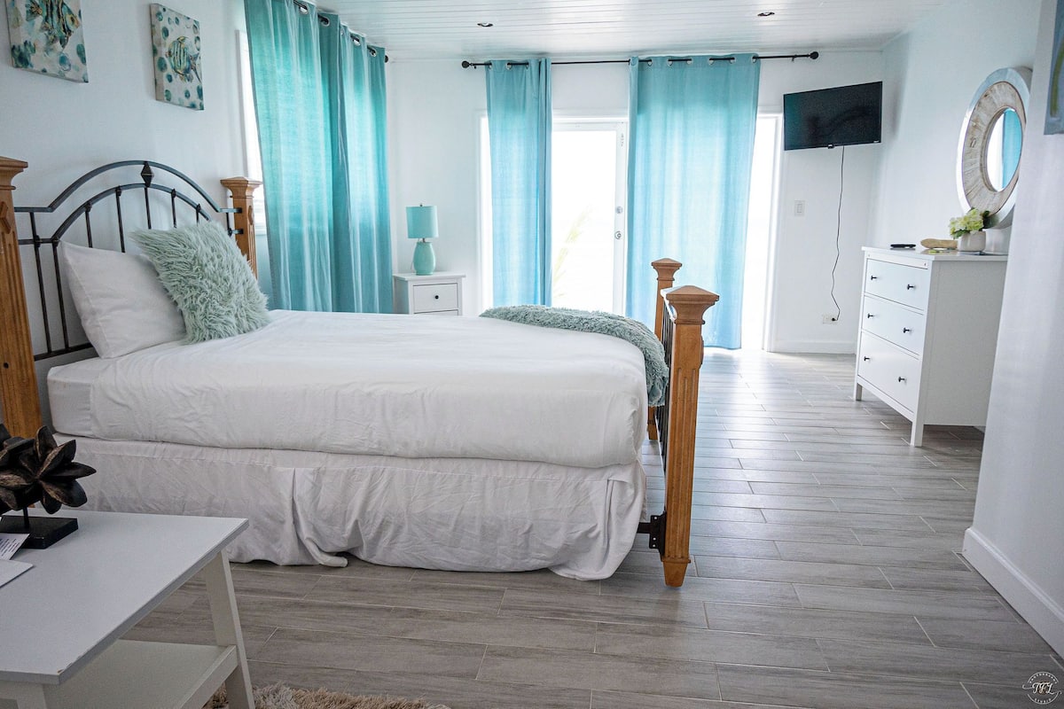 標準客房, 1 張加大雙人床, 非吸煙房, 海景 | 埃及棉床單、羽絨被、獨特設計、獨特裝修