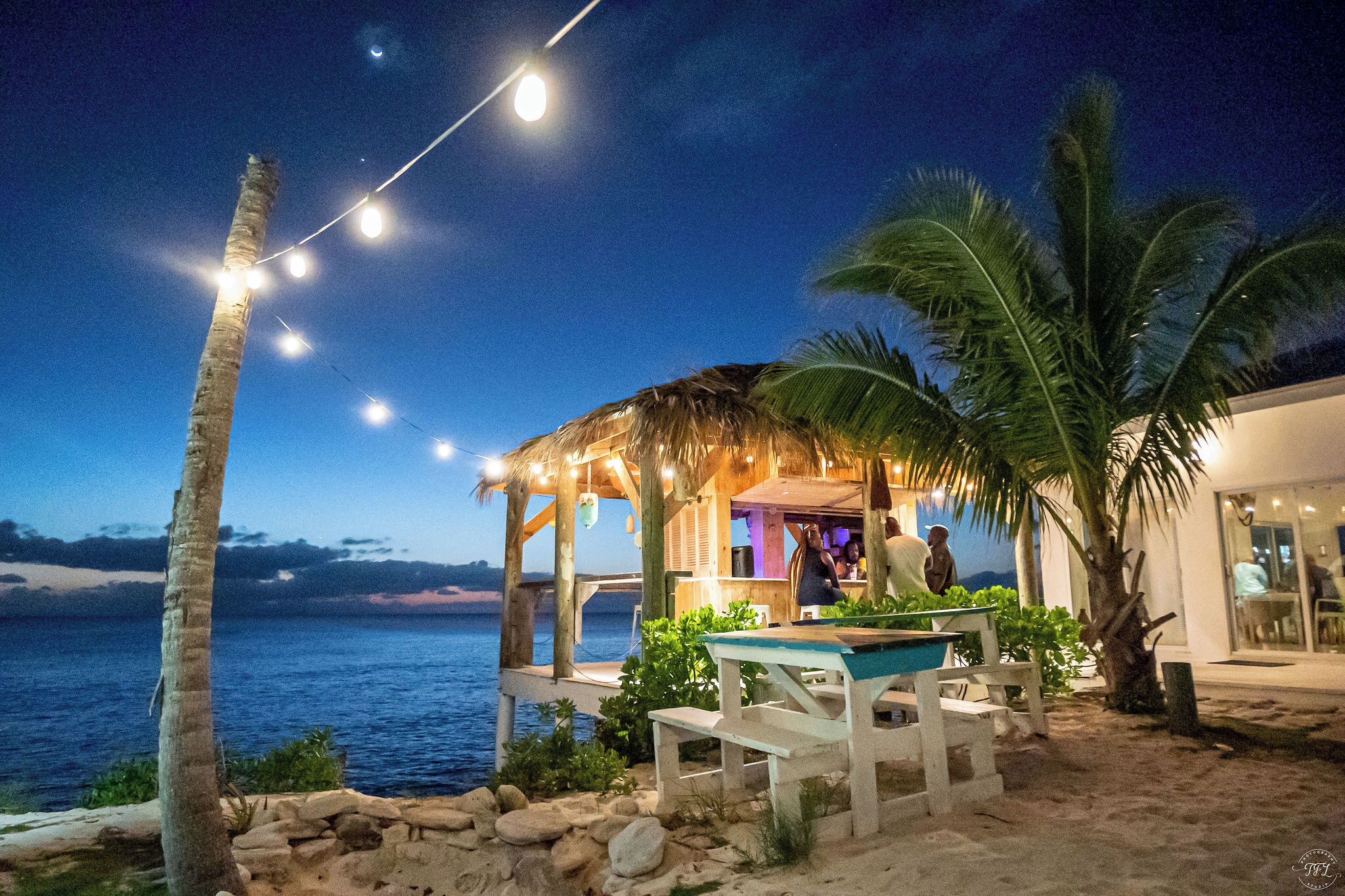 مقصورة في الحديقة