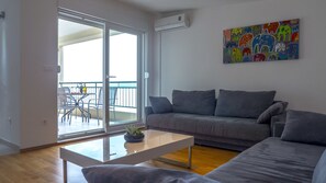 Grand Apartment, Multiple Beds | Living room