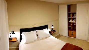 Traditional Apartment, 1 Queen Bed with Sofa bed | Egyptian cotton sheets, premium bedding, down comforters