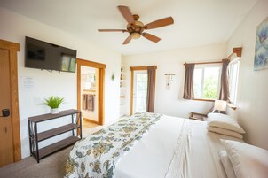 Standard Suite, 1 King Bed, Private Bathroom, Garden View | Free WiFi, bed sheets