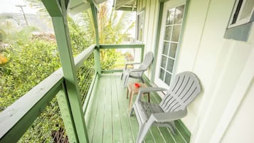 Standard Suite, 1 King Bed, Private Bathroom, Garden View | Terrace/patio