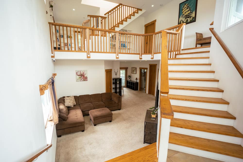 Hilo Vacation Rental - Coconut Island, HI