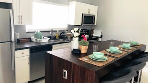 Family Duplex, Multiple Beds, Non Smoking | In-room dining - Entire house in Miami Shores (Miami Shores)