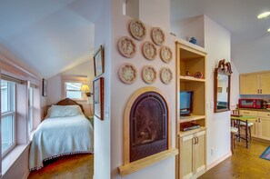 Suite Mewah, jet tub, pemandangan kebun | Didekorasi berbeda-beda dan dilengkapi dengan perabotan berbeda-beda