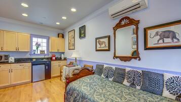 Luxury Suite, Patio, Garden View | Private kitchenette | Fridge, coffee/tea maker, electric kettle, cookware/dishes/utensils