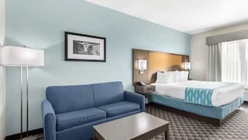 Executive Room, 1 King Bed, Non Smoking, Refrigerator & Microwave | Pillowtop beds, desk, laptop workspace, iron/ironing board