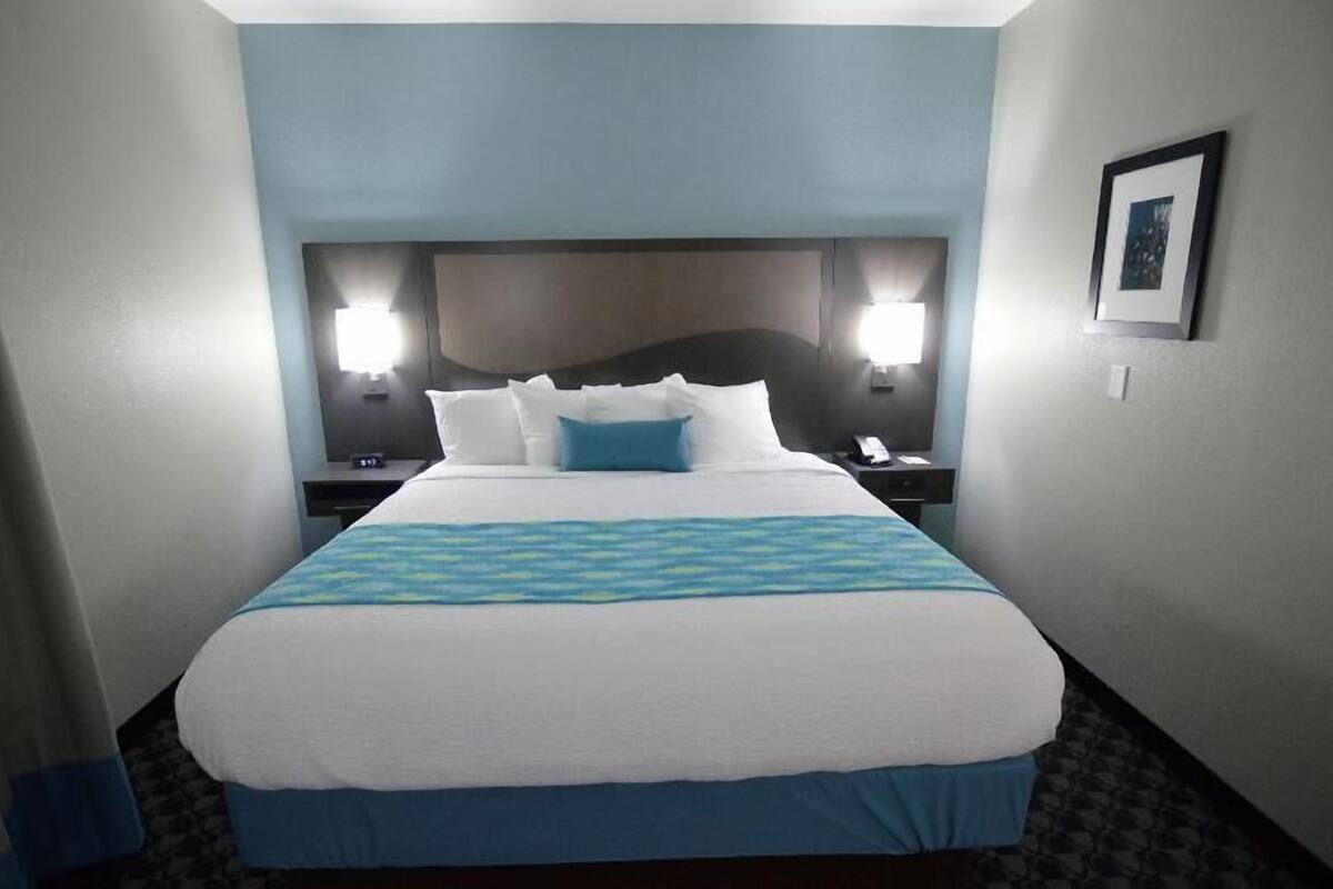 Pillowtop beds, desk, laptop workspace, iron/ironing board