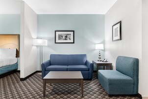 Colchones con pillow-top, escritorio y espacio para trabajar con laptop 