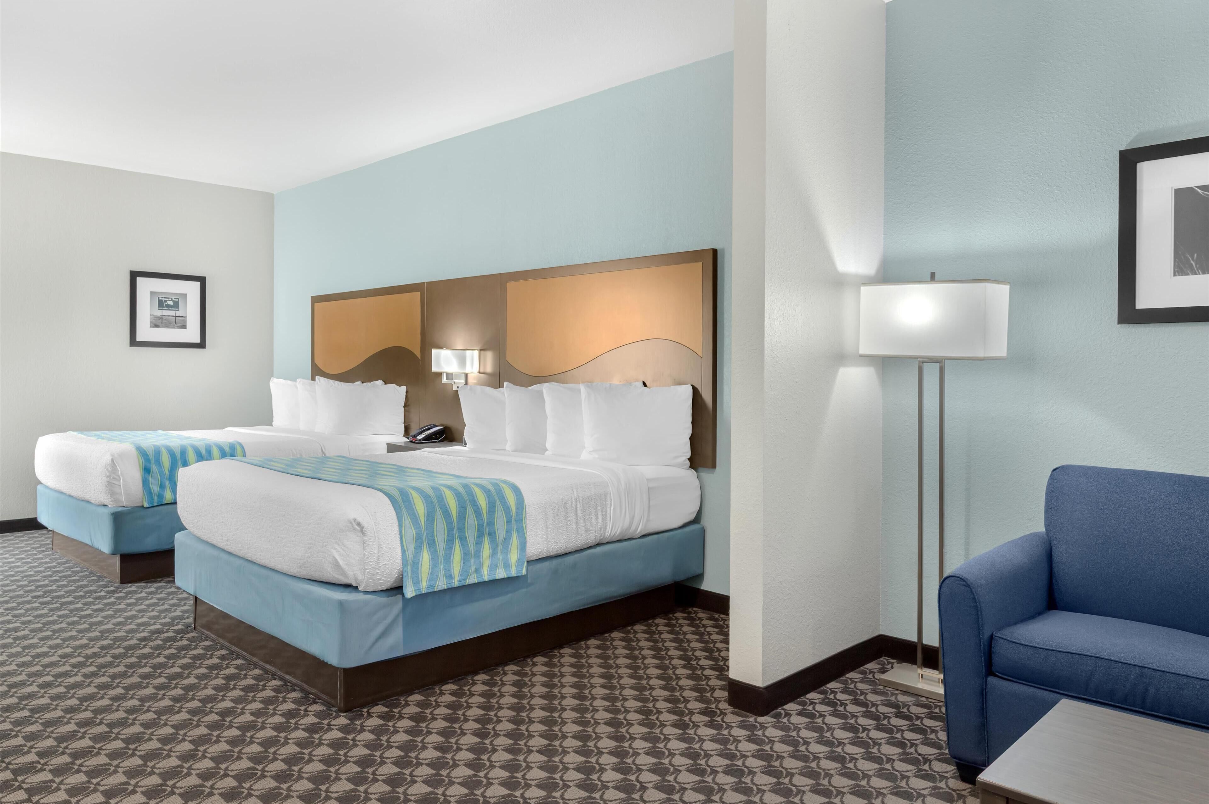 Suite, 2 Queen Beds, Non Smoking, Microwave (with Sofabed)