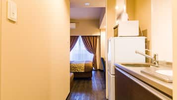Standard Double Room, Non Smoking | Private kitchenette | Fridge, microwave, stovetop